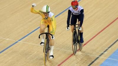 Anna Meares beats Victoria Pendleton