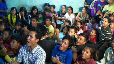 Supporters of Mary Kom view the semi-final