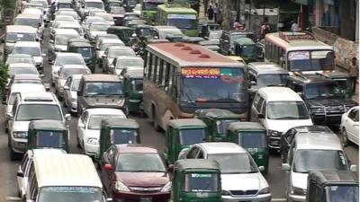 Traffic-clogged street in Dhaka