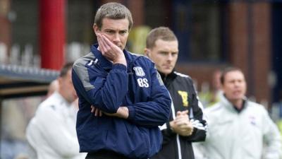 Dundee manager Barry Smith