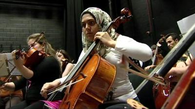 Tu'Qa Al Waeli Cellist