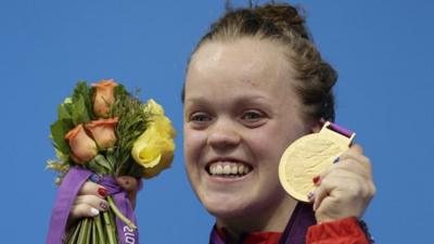 Ellie Simmonds with her gold medal for the women's 400m freestyle S6 in at the 2012 Paralympics games