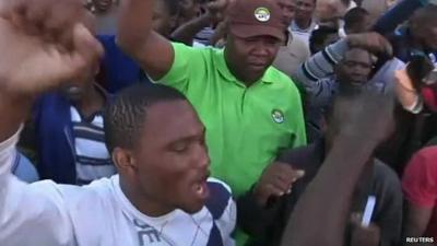 S Africa frees Marikana miners