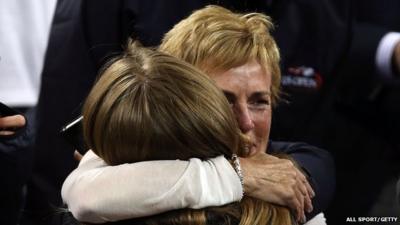 Judy Murray hugs Kim Sears after Andy Murray's win in the US Open