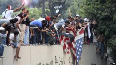 Protesters with US flag