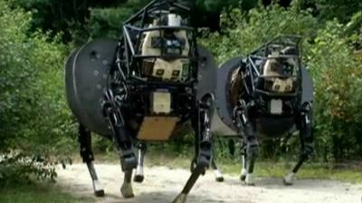 Robot 'AlphaDog' joins US military