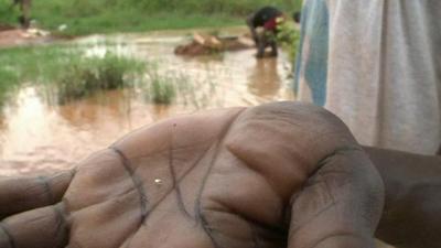 A diamond on a digger's hand