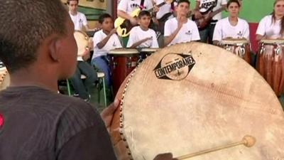 Children learn music in Brazil State School