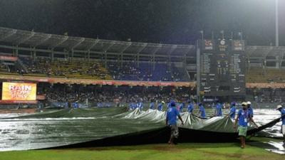 Rains stops play in Colombo