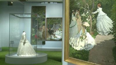 A painting in the Impressionism and Fashion exhibition