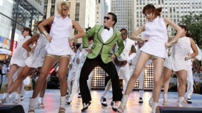 Psy and dancers