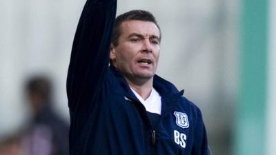 Dundee manager Barry Smith