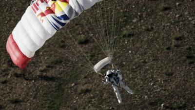 Baumgartner parachuting