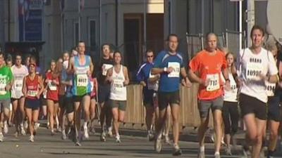 Runners on the Cardiff half marathon