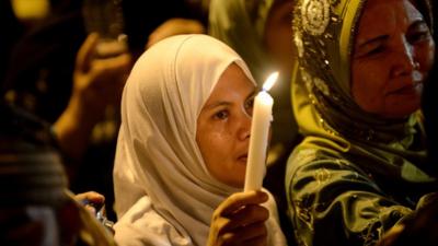 Filipino Muslims at peace rally to show support for a framework peace agreement in Manila on October 14, 2012.