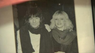 Photograph of Ronnie and Jo Wood