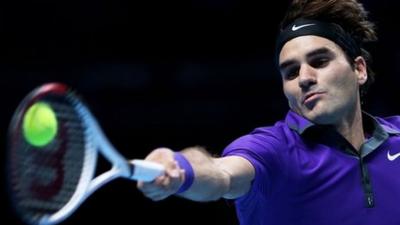 Roger Federer in action against David Ferrer