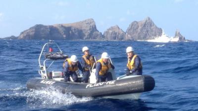 Japanese coastguards close to the Senkaku/Diaoyu Islands