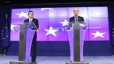 European Commission President Jose Manuel Barroso (L) and Council President Herman Van Rompuy