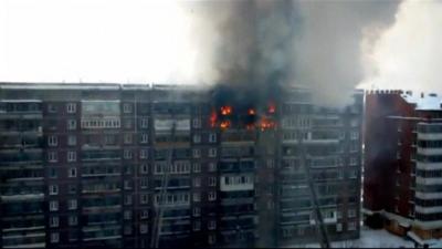 Apartment block on fire in the Siberian city of Tomsk