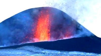 A spurt of lava from the Plosky Tolbachik volcano