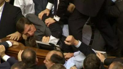 Scuffles in Ukraine parliament