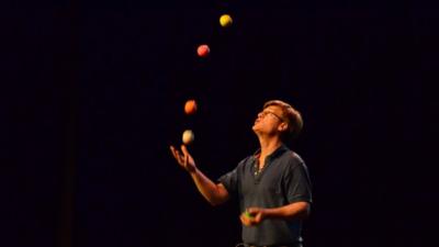 Colin Wright, juggler