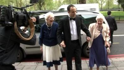 Beryl and Betty with David Reeves