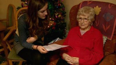 Jessica Fenlon reads to Tess Quin