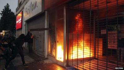 Shop on fire in Santiago