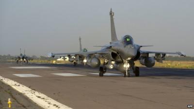 French fighter jets arriving at Kossei camp in N"Djamena