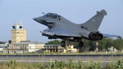 Rafale jet lands in Chad after mission in Mali, 13 Jan