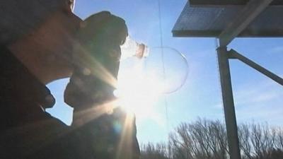 US weatherman blows bubble