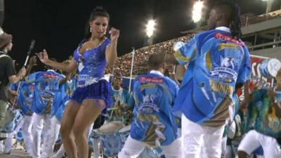 A lady rehearses for the Rio carniva