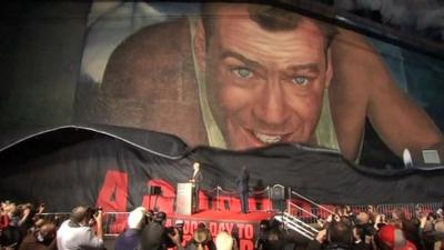 Bruce Willis unveils his mural