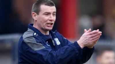 Dundee boss Barry Smith