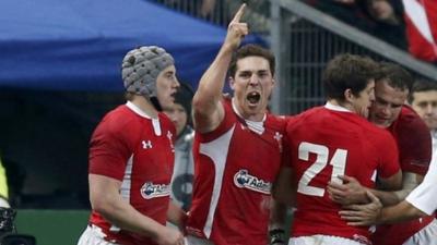 George North celebrates try against France