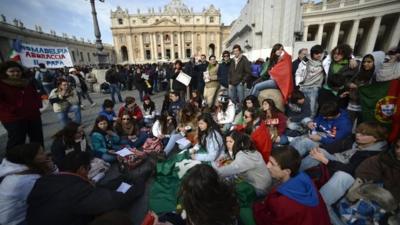 People waiting for Pope Francis' first Angelus