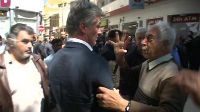 Man grabs correspondent Tim Willcox