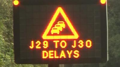 Delays warning sign on the M4