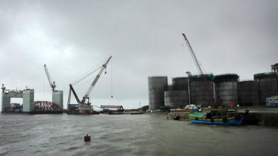 Oil tanks being constructed in Burma