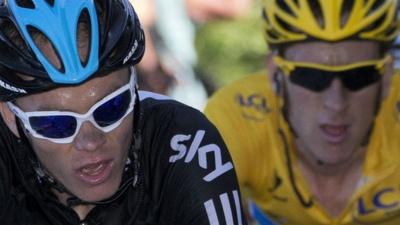 British riders Chris Froome (l) and Sir Bradley Wiggins (r)