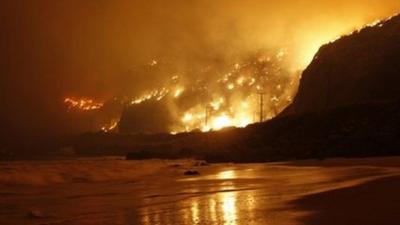 Fire burns on the Pacific coast near Los Angeles, California 3 May 2013