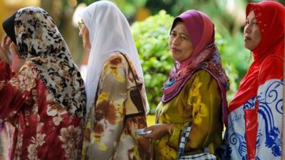 Malaysians waiting to vote