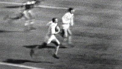 Tom van Vollenhoven scores legendary try at Wembley in 1961