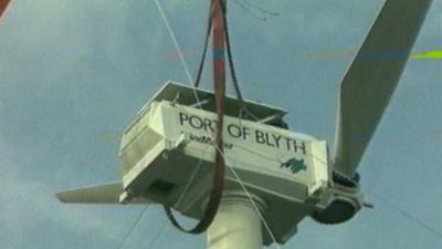 The first offshore wind farm being installed in Blyth in 1993