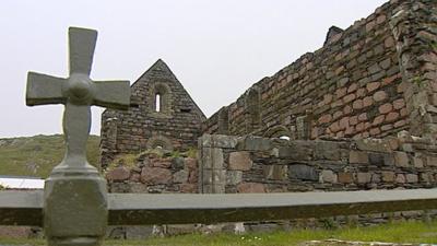 Seann Taigh nan Cailleachan Dubha ann an Eilean Ì.