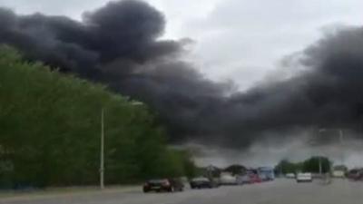 Mobile phone footage of Greenfield Business Park fire in Flintshire