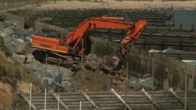 Emergency sea defence work at Hopton