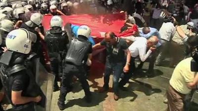 Turkish police clash with protesters